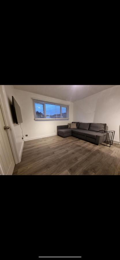 Modern 2 Bed Apartment & Free Parking Кентербері Екстер'єр фото