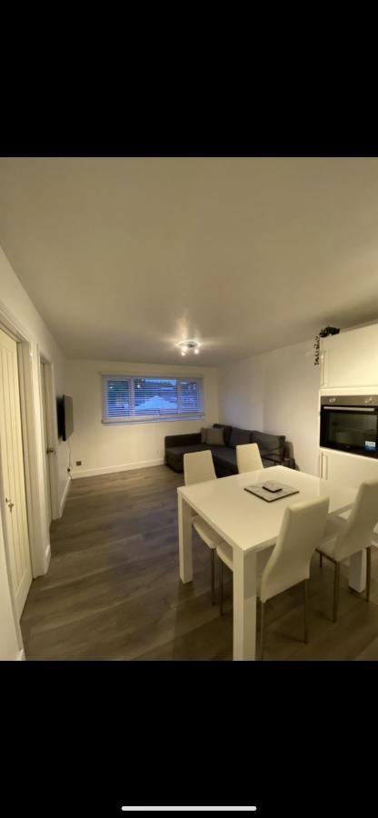 Modern 2 Bed Apartment & Free Parking Кентербері Екстер'єр фото